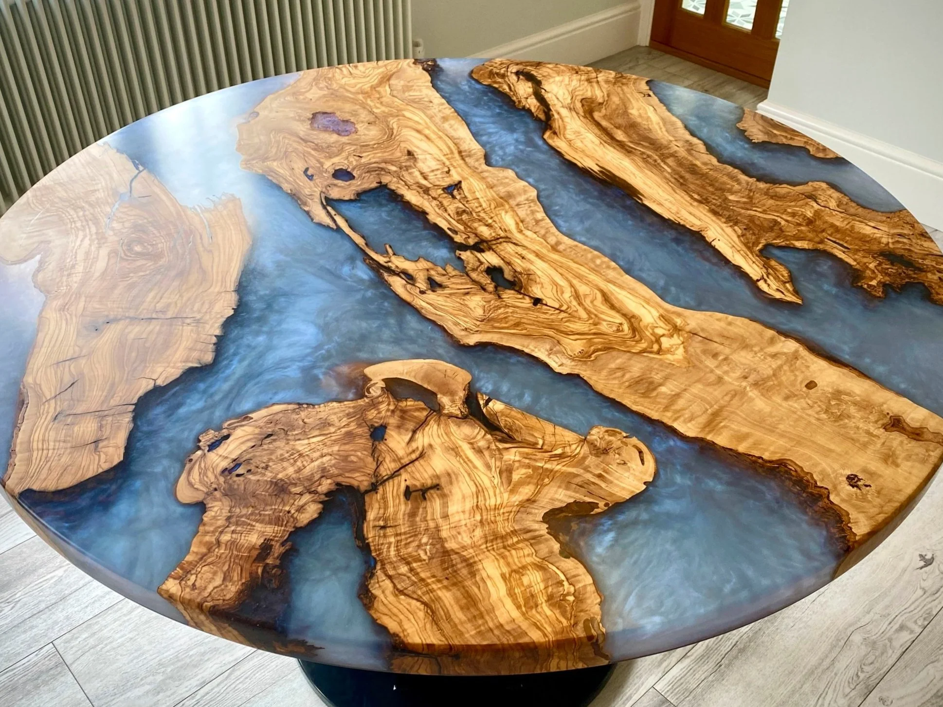 Olive Wood and Iridescent Blue Epoxy Resin Dining Table Resino